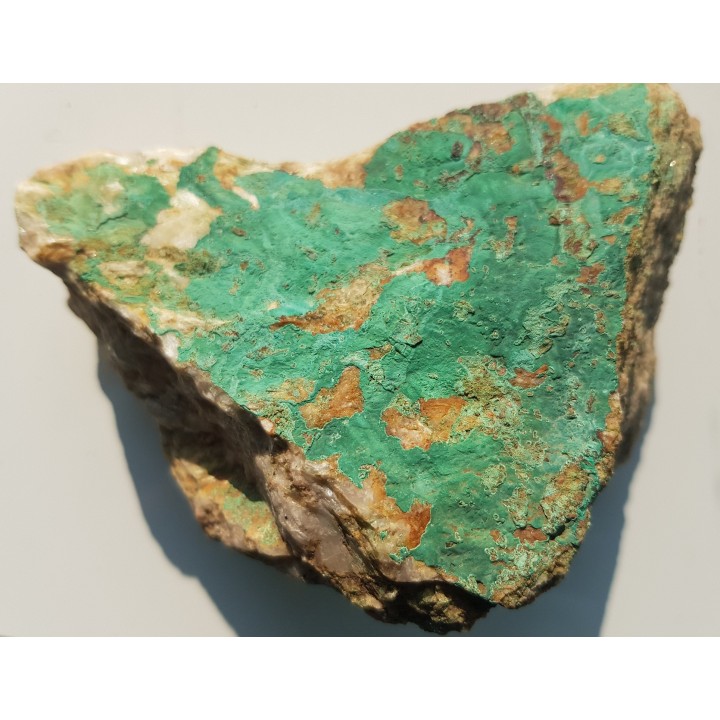 Obfite wydzielenia malachitu na barycie z Dziwiszowa