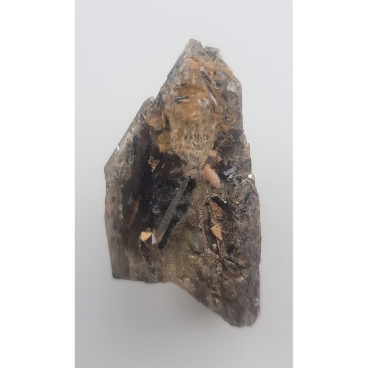 Kwarc dymny obficie przerośnięty kryształkami turmalinu z Łomnicy k. Jeleniej Góry