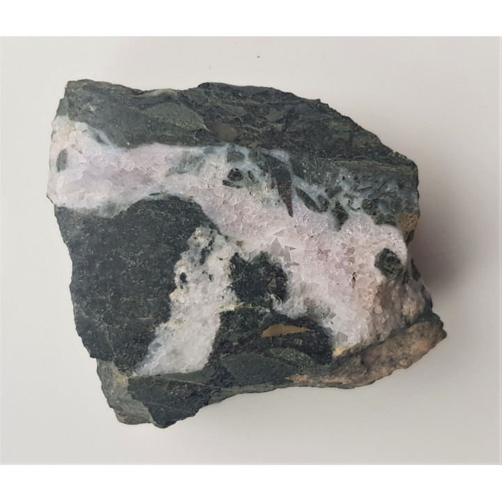 Ametyst w gabrze z Nowej Rudy - Słupca