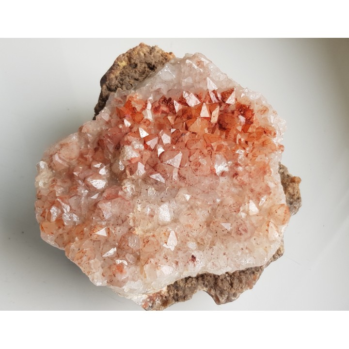 Okazała szczotka kwarcowa pokryta hematytem z Gozdna