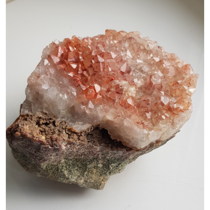 Okazała szczotka kwarcowa pokryta hematytem z Gozdna