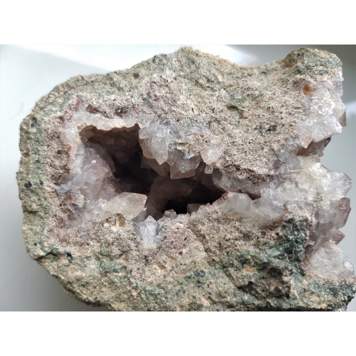 Geoda z kwarcem z Gozdna w Górach Kaczawskich