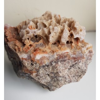 Geoda kwarcowa z pseudomorfozami z Gozdna