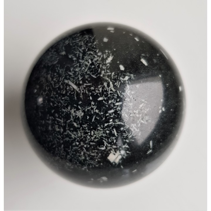 Kula z ozdobnego gabra z Nowej Rudy