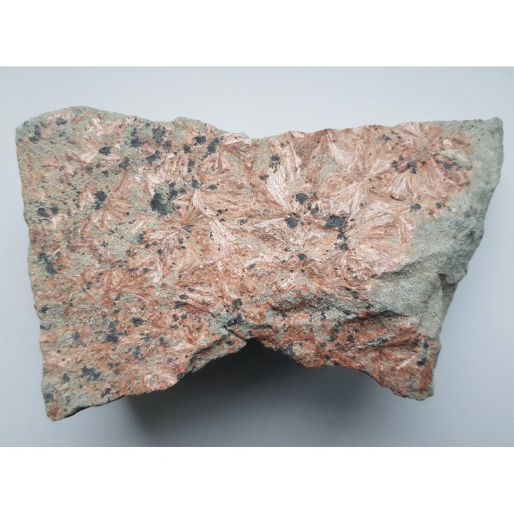 Kryształy pomarańczowego celestynu na piaskowcu z LGOM