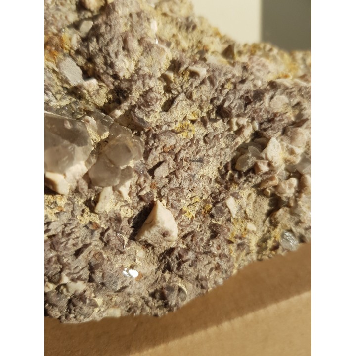 Okazała szczotka kryształów aksynitu ze Strzegomia