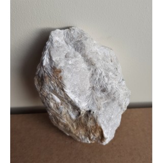 Okaz wollastonitu z Izerskich Garbów