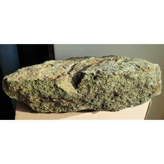 Omfacyt z Bielawy z bloku gnejsowego Gór Sowich