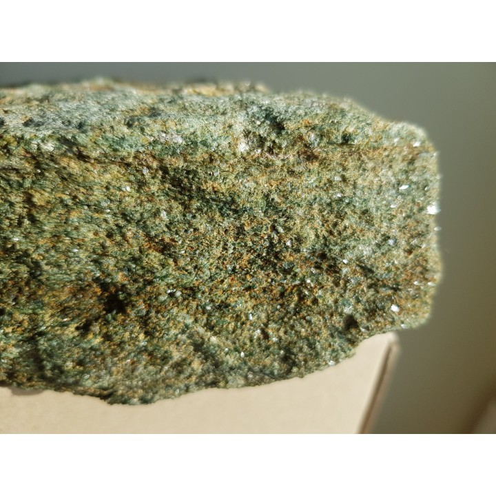 Omfacyt z Bielawy z bloku gnejsowego Gór Sowich