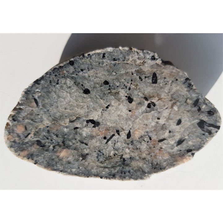 Skała kwarcowo-łyszczykowa z brązowym turmalinem, eratyk Dźwirzyno