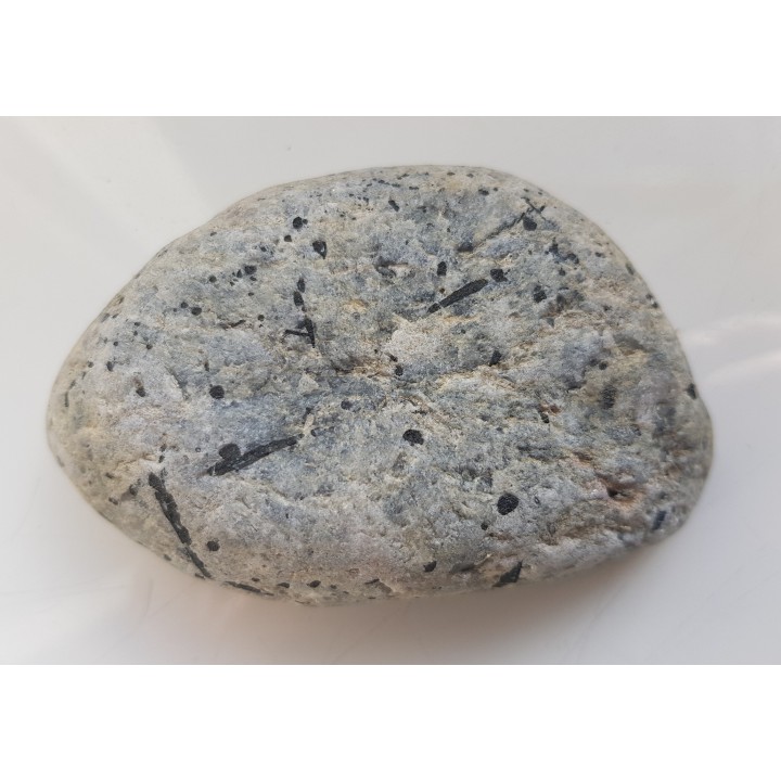 Skała kwarcowo-łyszczykowa z brązowym turmalinem, eratyk Dźwirzyno