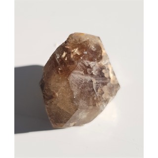 Wielki, idealnie wykształcony cyrkon z Uralu