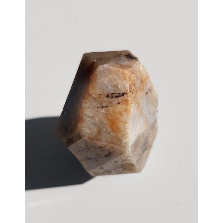 Wielki, idealnie wykształcony cyrkon z Uralu