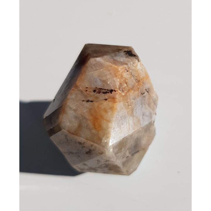 Wielki, idealnie wykształcony cyrkon z Uralu