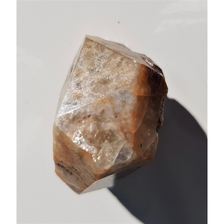 Wielki, idealnie wykształcony cyrkon z Uralu