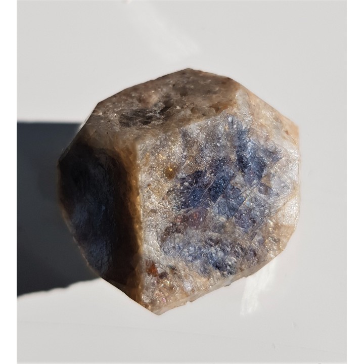 Wielki, idealnie wykształcony cyrkon z Uralu