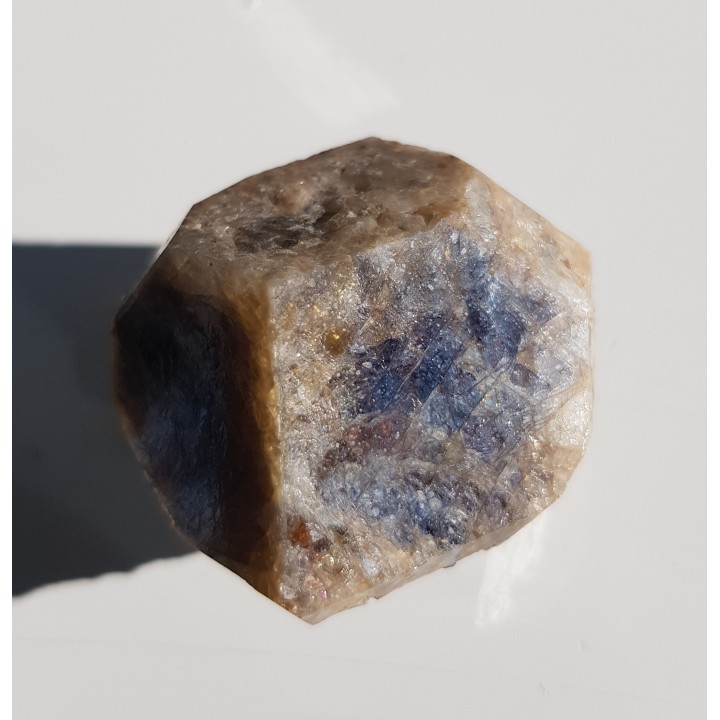 Wielki, idealnie wykształcony cyrkon z Uralu