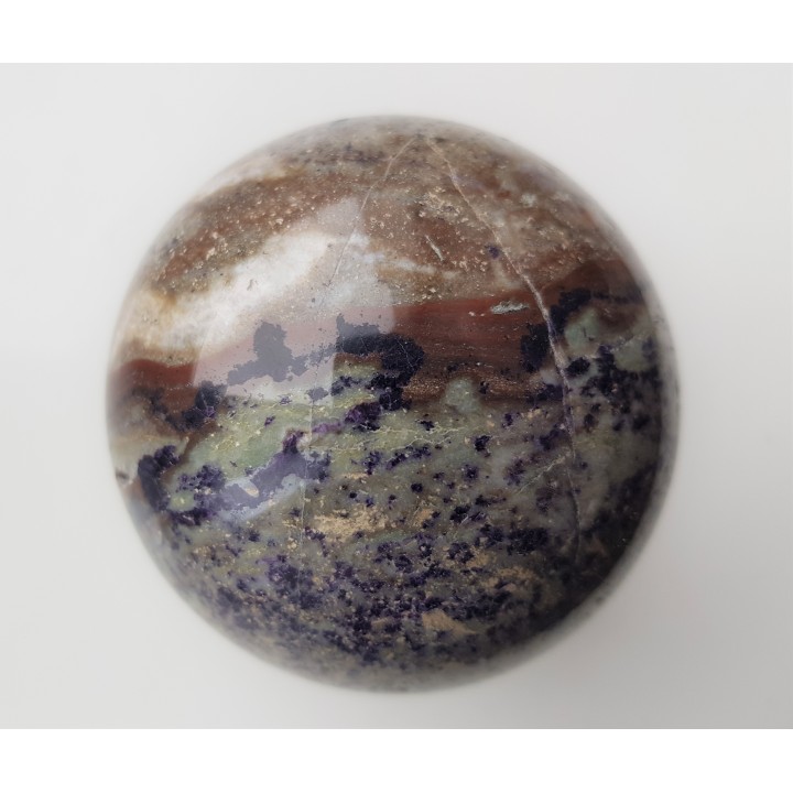 Kula polerowana z e skały z fluorytem z Kletna