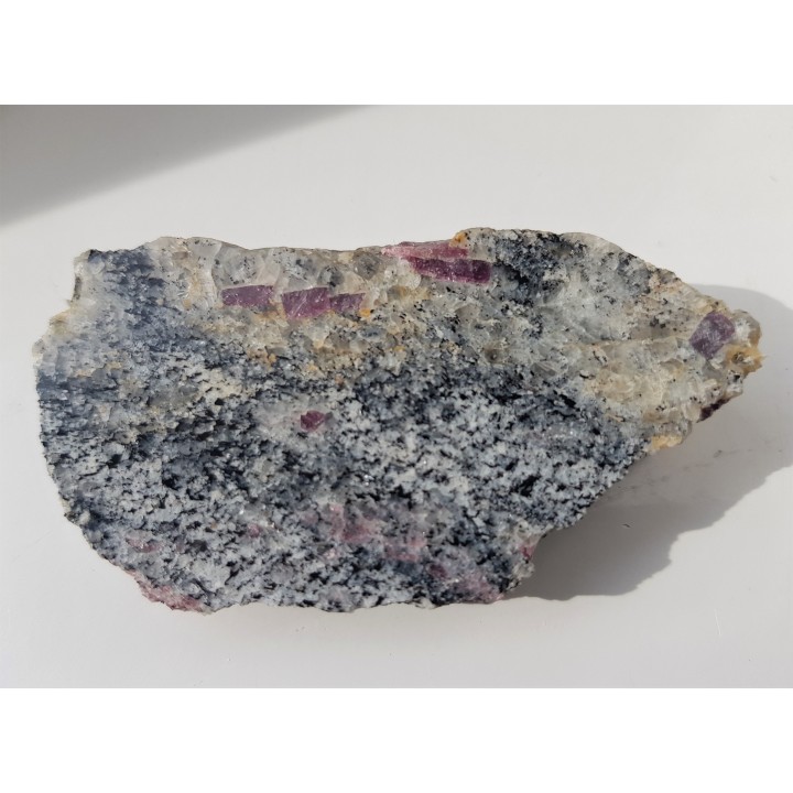 Rubiny w gnejsie z rosyjskiej Karelii