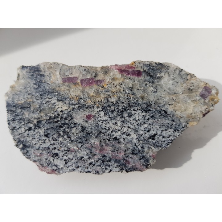 Rubiny w gnejsie z rosyjskiej Karelii