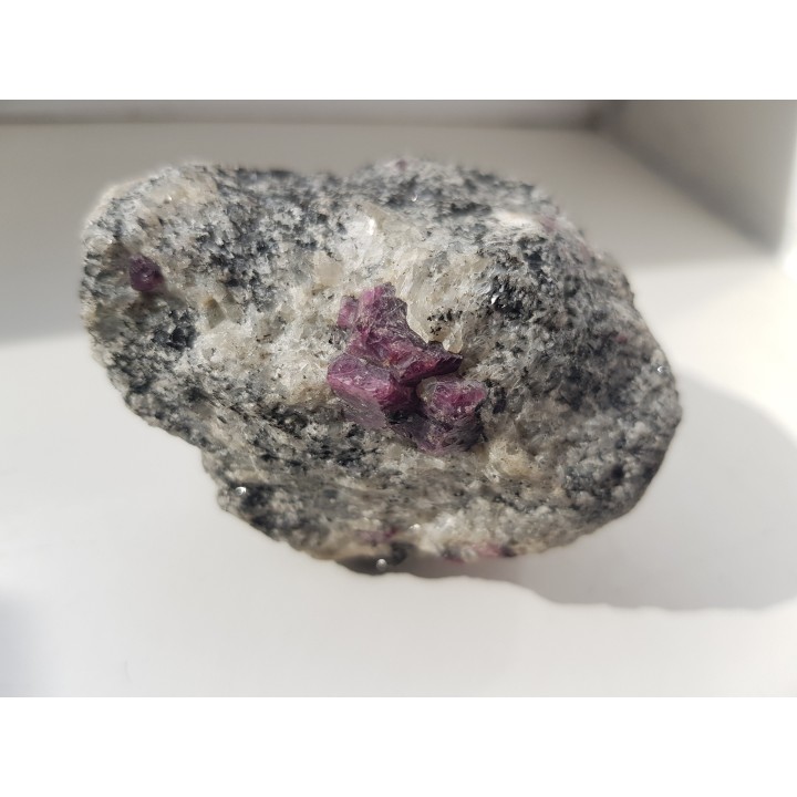 Rubiny w gnejsie z rosyjskiej Karelii