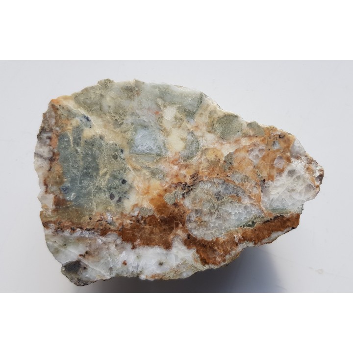 Polerowany okaz skały z ankerytem oraz tetraedrytem z Miedzianki k. Janowic Wlk.