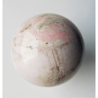 Kula polerowana z rodingitu z Sobótki