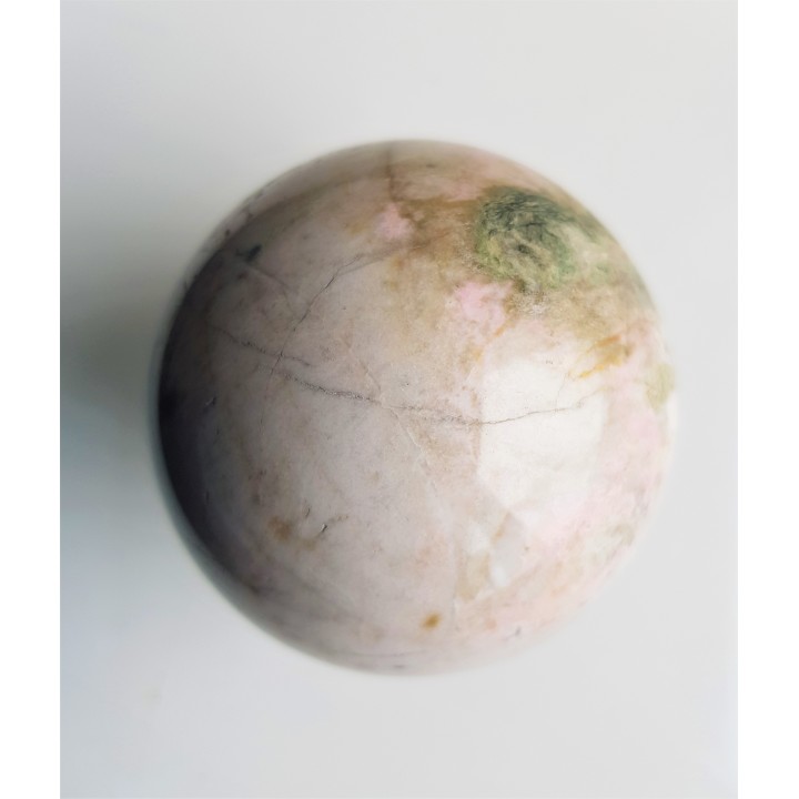 Kula polerowana z rodingitu z Sobótki