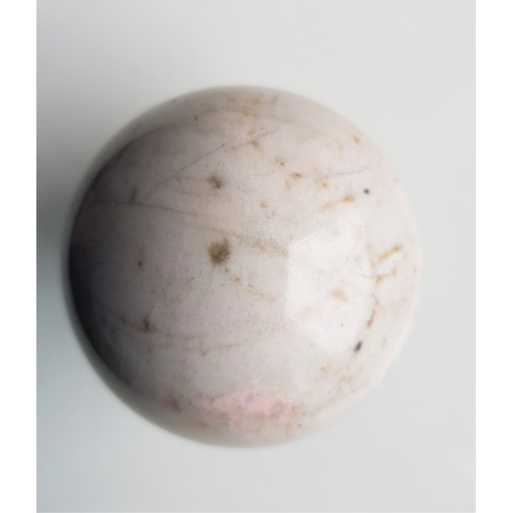 Kula polerowana z rodingitu z Sobótki