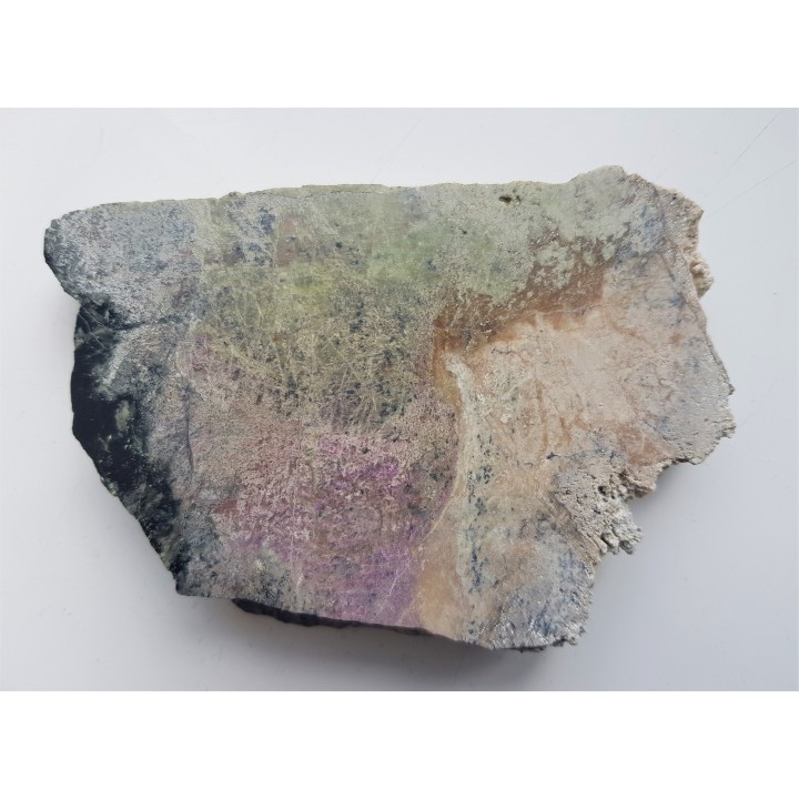 Fioletowo-zielony rodingit z Nasławic