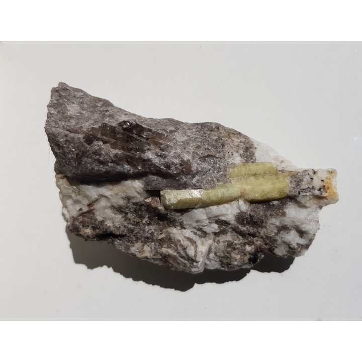 Kryształy berylu w pegmatycie z Piławy Górnej