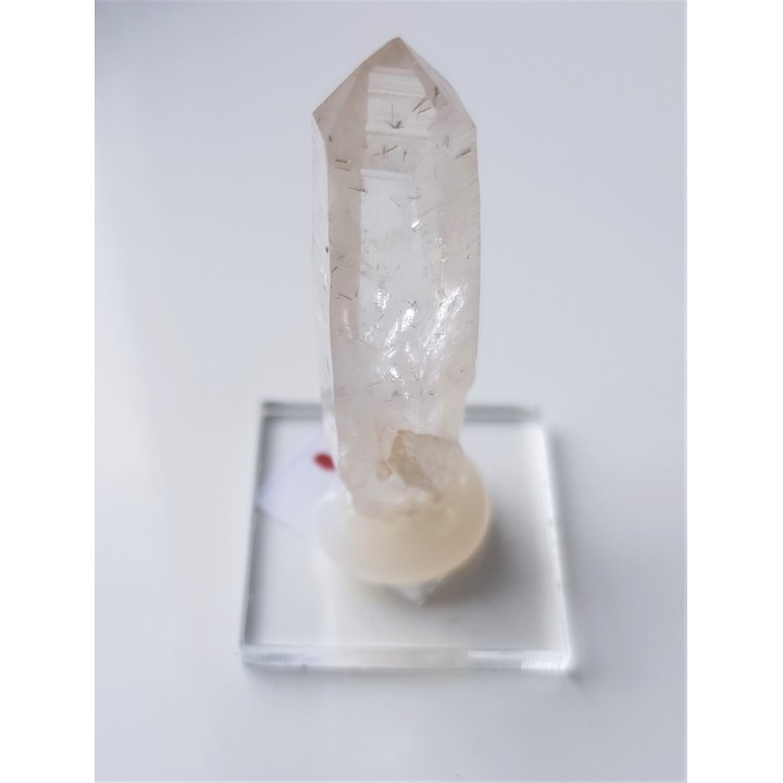 Allanit (epidot z pierwiastkami ziem rzadkich - REE) w kwarcu z Morawy k. Strzegomia