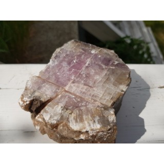 Intensywnie fioletowy, duży kalcyt z Grzęd