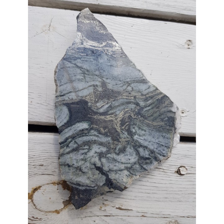 Okruszcowany, ozdobny marmur z Kowar