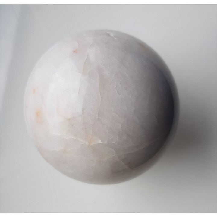 Kula polerowana z kwarcu mlecznego z okolic Mikołajowa k. Legnicy