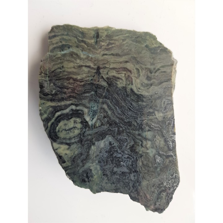 Zafałdowany, okruszcowany skarn ze Złotego Stoku