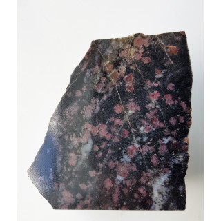 Masywny amfibolit z licznymi granatami z Kalska, lubuskie, eratyk