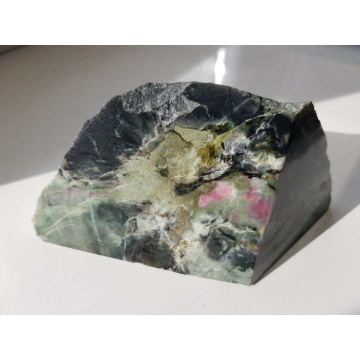 Ozdobny skarn magnezowy z Łażan k. Żarowa