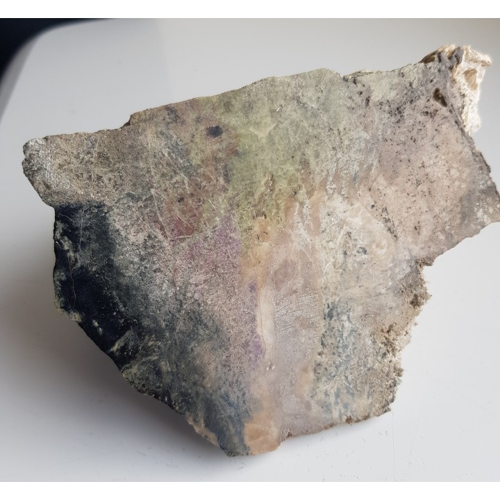 Fioletowo-zielony rodingit z Nasławic