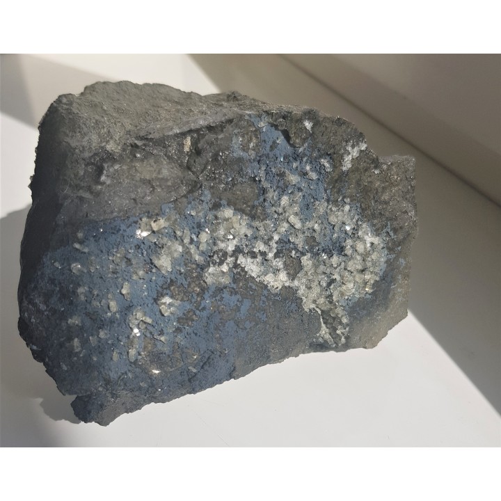 Piękna druza phillipsytu na bazalcie z Grabiszyc