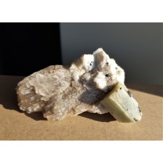 Piękny kryształy berylu w pegmatycie z Piławy Górnej