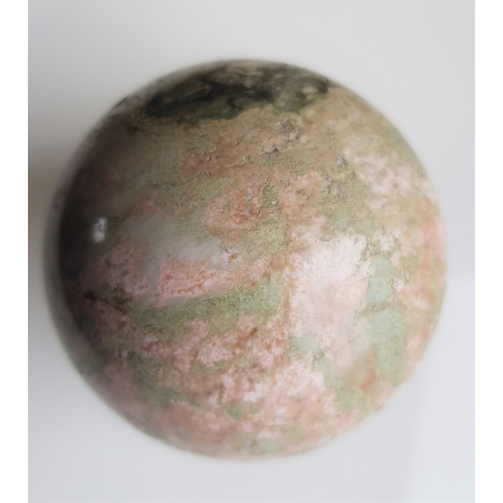 Kula polerowana z rodingitu z Sobótki