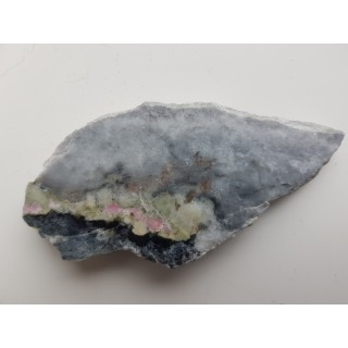 Ozdobny skarn magnezowy z Łażan k. Żarowa