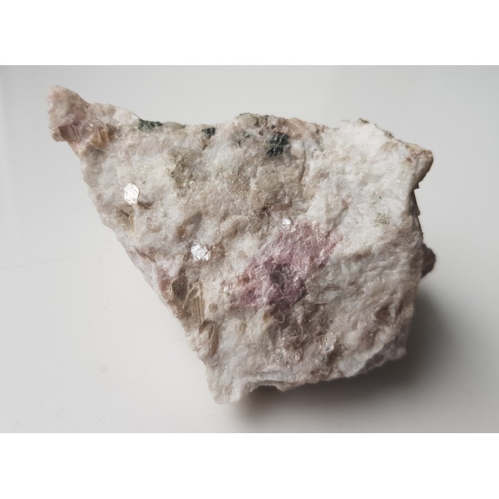 Lepidolit (mika litowa) z Piławy Górnej