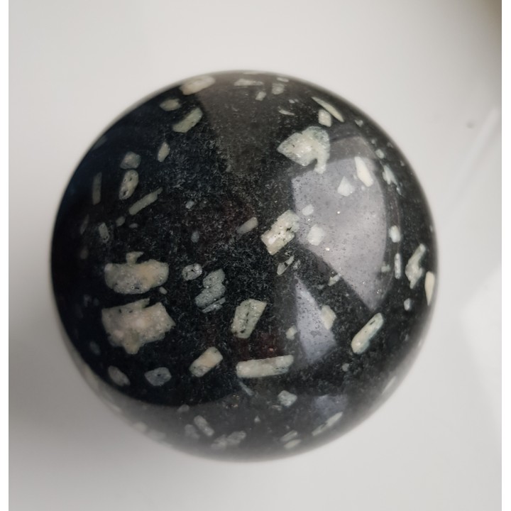 Wyjątkowa kula z porfiru (eratyk, lubuskie)