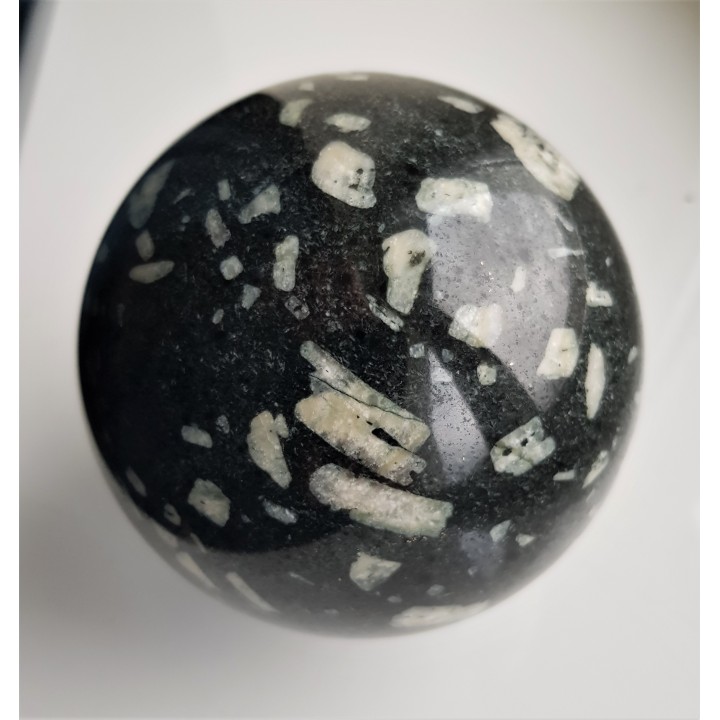 Wyjątkowa kula z porfiru (eratyk, lubuskie)