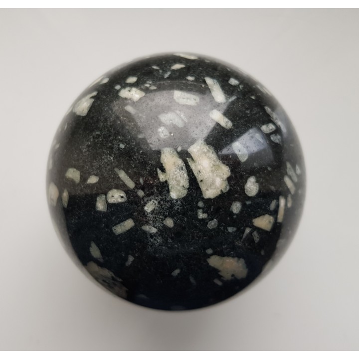 Wyjątkowa kula z porfiru (eratyk, lubuskie)