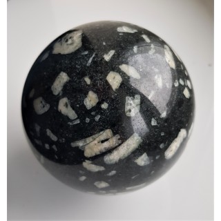 Wyjątkowa kula z porfiru (eratyk, lubuskie)