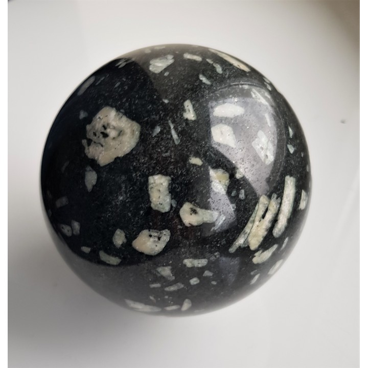 Wyjątkowa kula z porfiru (eratyk, lubuskie)