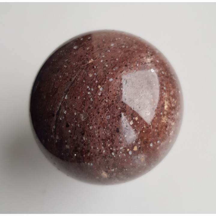 Kula z ryolitu/porfiru z Gór Kaczawskich